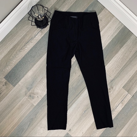 Suzy Shier Black Capri Pants 🍋 - Picture 2 of 8